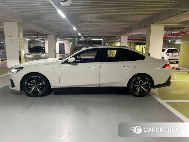 BMW 5 Series (G60) id 3507475 из Кореи 11