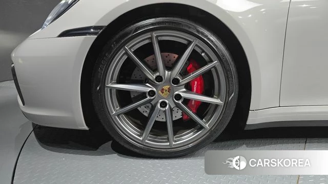 Porsche 911(992) id 4897934 из Кореи 28