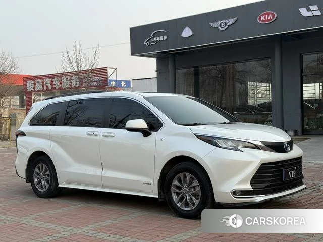 Toyota Sienna 2022 Белый из Китая, фото 5