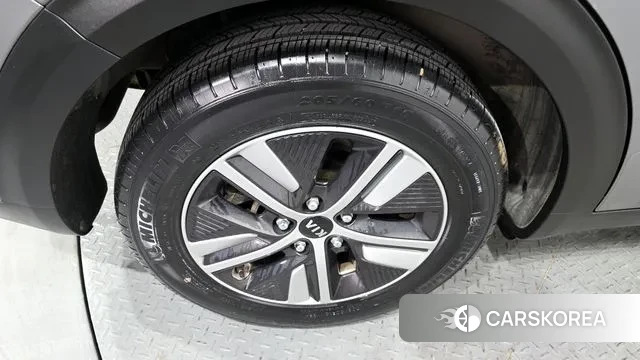 Kia The New Niro id 3454288 из Кореи 15