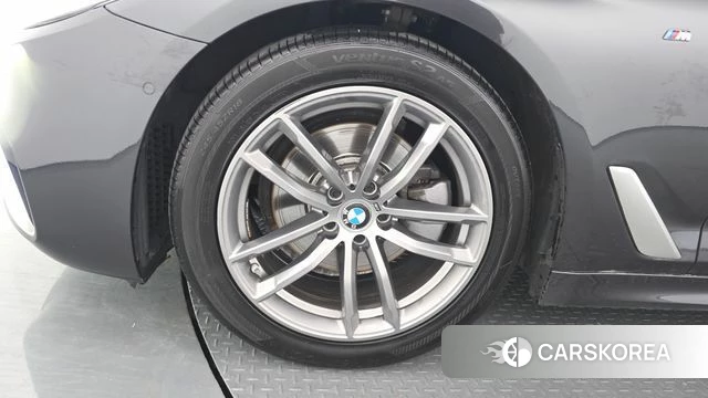 BMW 5 Series (G30) id 4403099 из Кореи 15