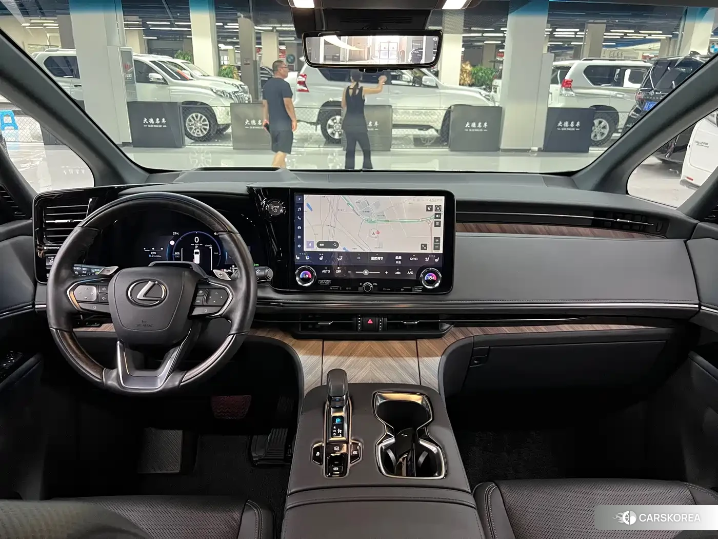 Lexus LM id 4664431 из Китая 22
