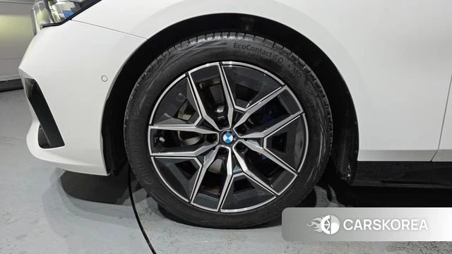 BMW 5 Series (G60) id 4622870 из Кореи 15