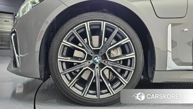 BMW 7 Series (G11) id 4350709 из Кореи 30