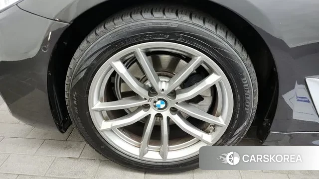 BMW 5 Series (G30) id 3687683 из Кореи 15