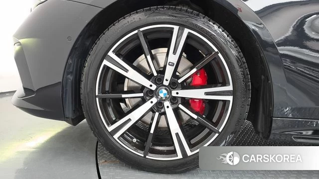 BMW 5 Series (G60) id 4462473 из Кореи 31