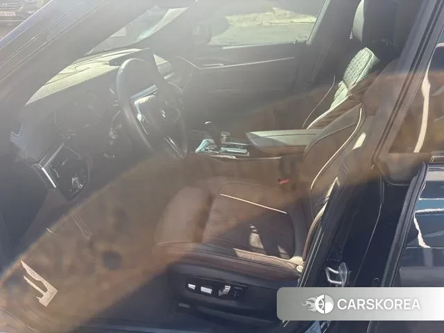 BMW 6 Series GT (G32) 2024 Черный двухцветный из Кореи, фото 5