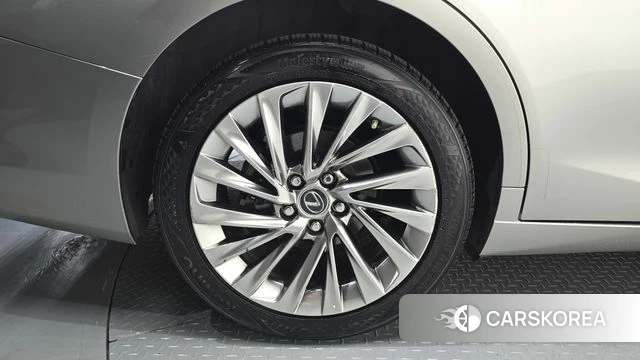 Lexus ES300h 7th generation id 4898508 из Кореи 29