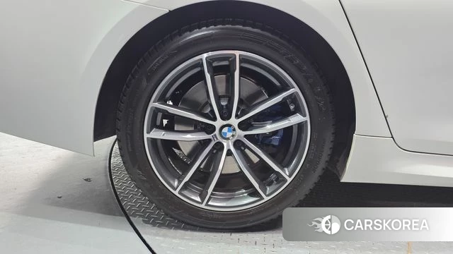 BMW 5 Series (G30) id 4396521 из Кореи 27