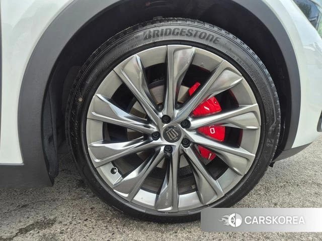 Toyota Crown Crossover id 4421835 из Кореи 7