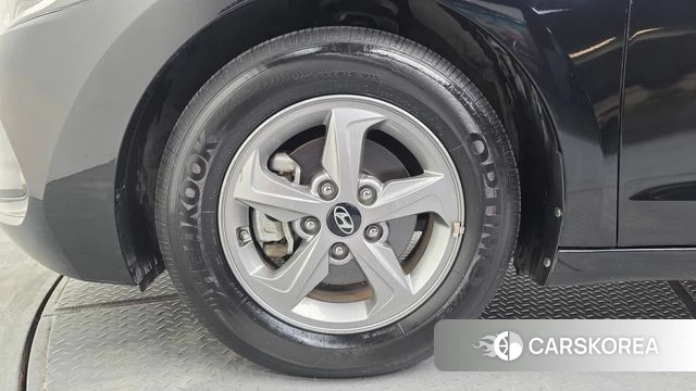 Hyundai Avante AD id 3886426 из Кореи 15