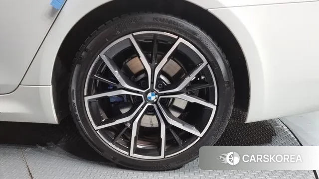 BMW 5 Series (G30) id 3493416 из Кореи 15