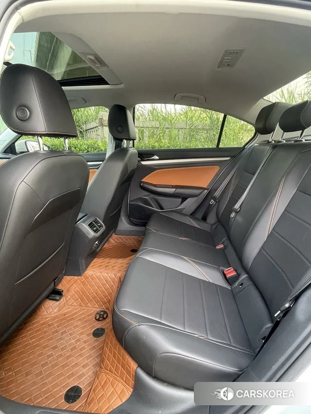 Volkswagen Bora 2024 Белый из Китая, фото 5