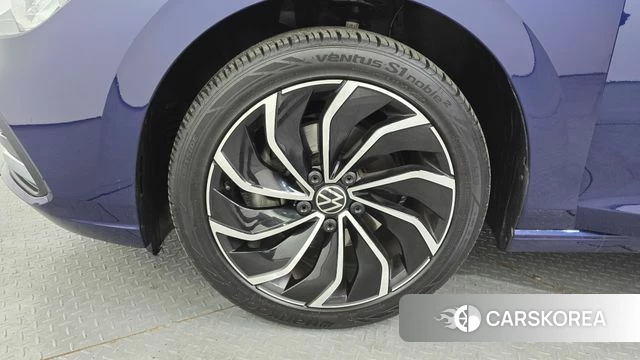 Volkswagen Golf 8th Generation id 3865608 из Кореи 15