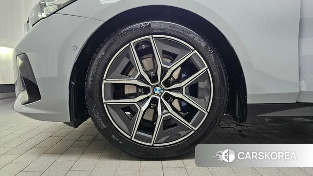 BMW 5 Series (G60) id 4480385 из Кореи 15
