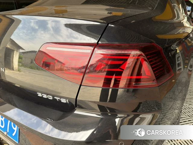 Volkswagen Magotan 2023 Черный из Китая, фото 5