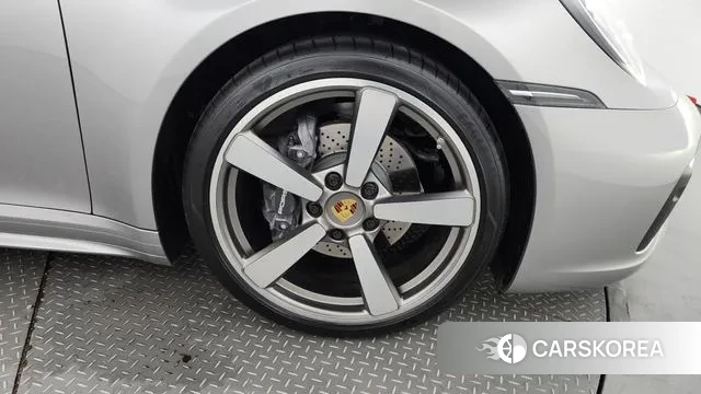 Porsche 911(992) id 3120156 из Кореи 15