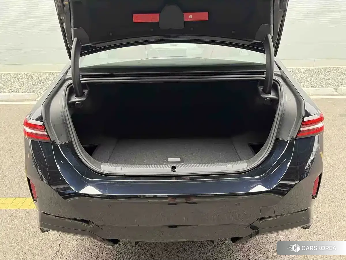 BMW i5 id 4649263 из Китая 13