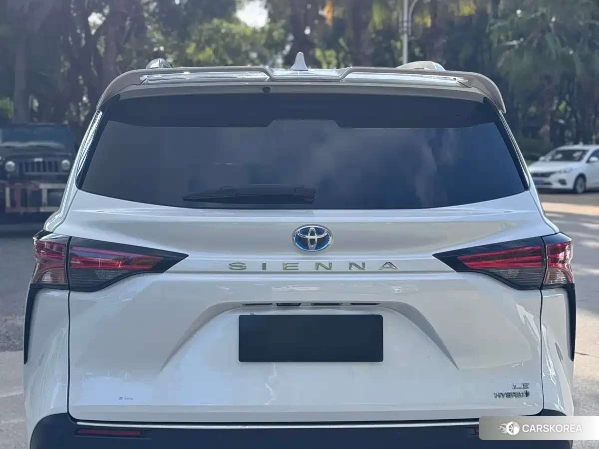 Toyota Sienna 2023 Белый из Китая, фото 6