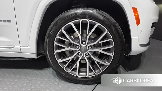 Jeep Grand Cherokee (WL) id 3712628 из Кореи 15