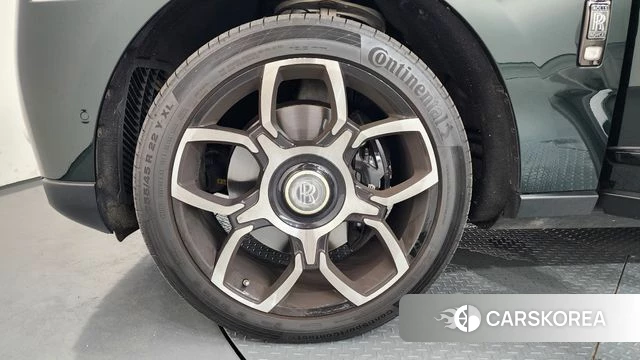 Rolls-Royce Cullinan id 4562416 из Кореи 36