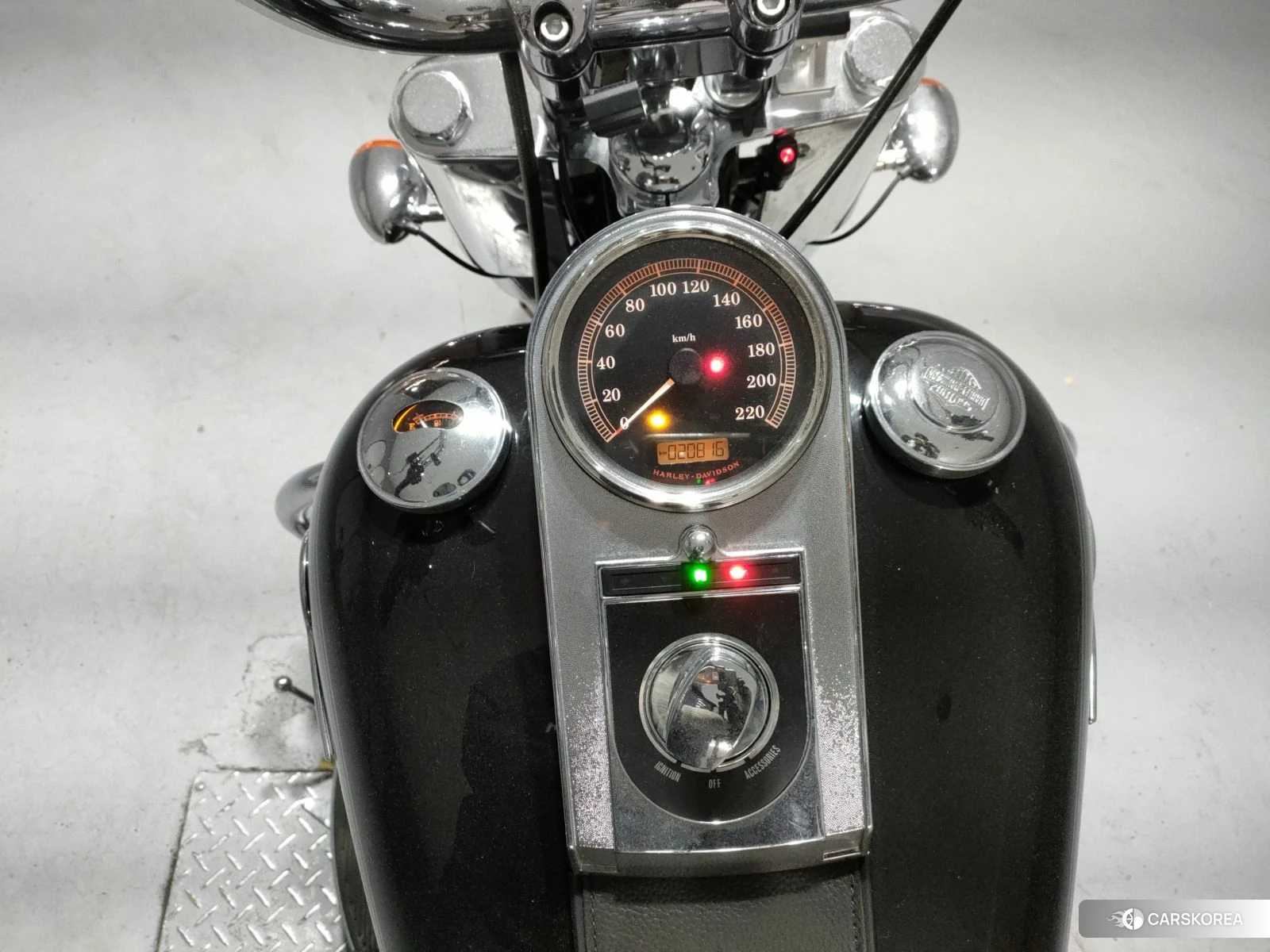 Проданный Harley-Davidson Softail Fat Boy FLSTF 2017 из Японии, фото 5