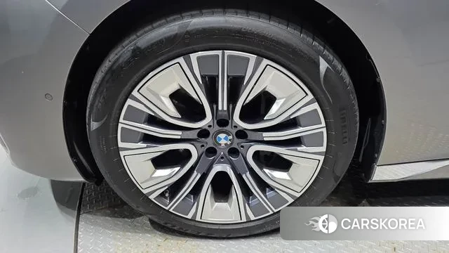 BMW 7 Series (G70) id 3273072 из Кореи 15