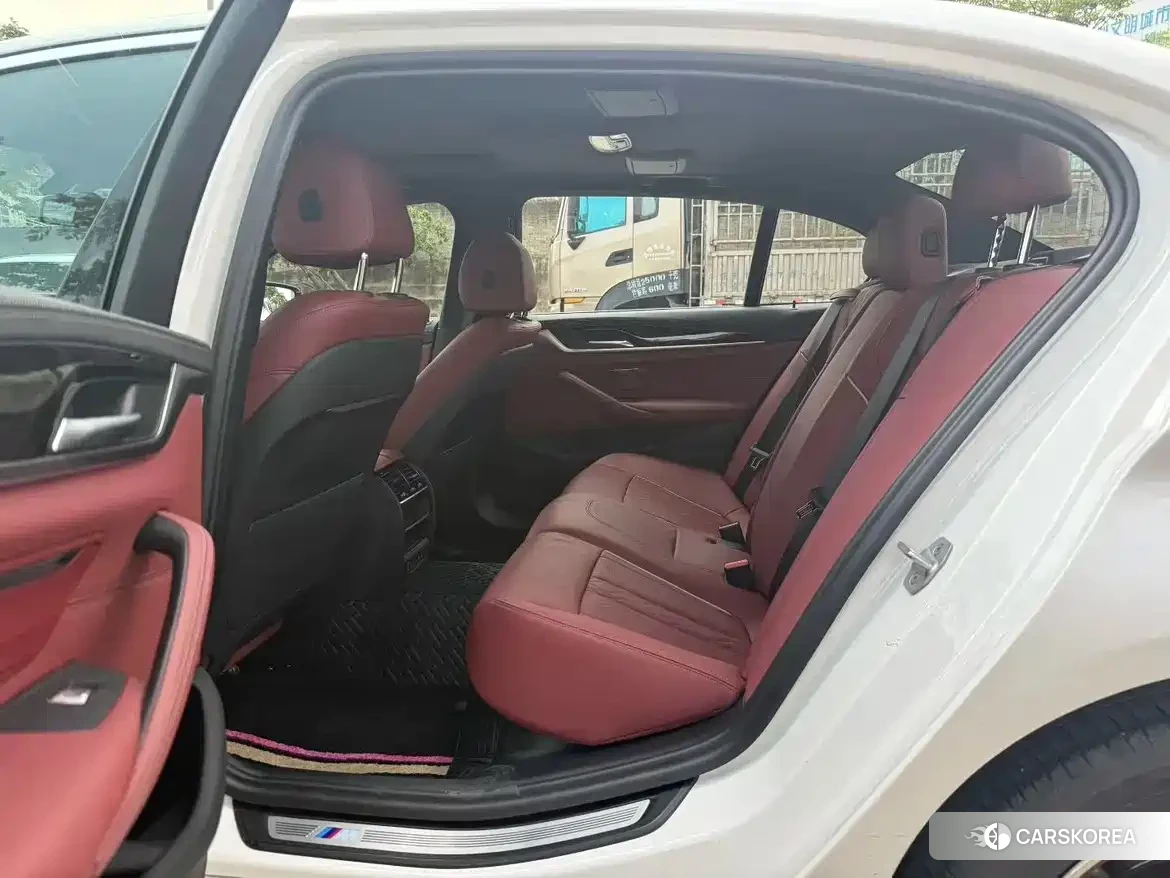 BMW 5 series 2022 Белый из Китая, фото 5