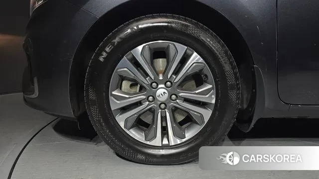 Kia The New Carnival id 3778946 из Кореи 15