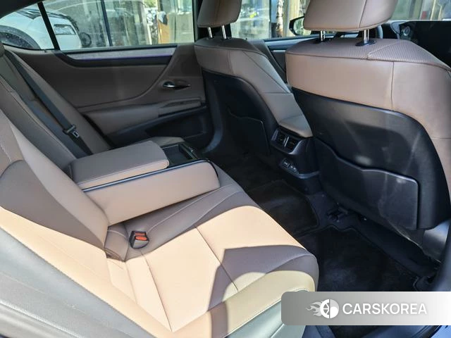 Lexus ES id 4253445 из Китая 10