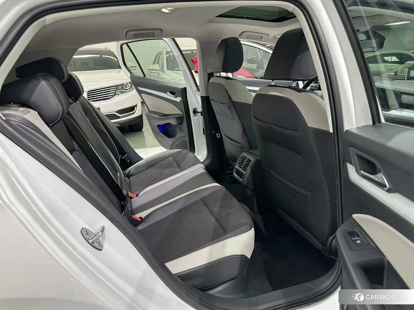 Volkswagen Golf 2020 Белый из Китая, фото 5