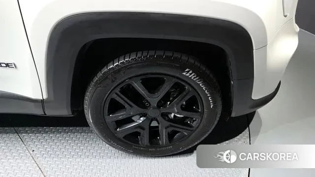 Jeep Renegade id 3262907 из Кореи 15