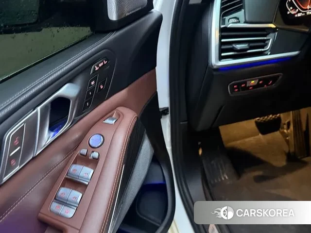 BMW X7 (G07) 2021 Белый из Кореи, фото 5