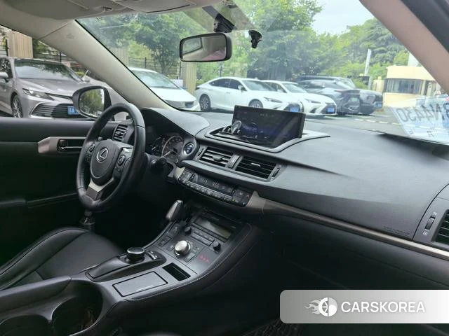 Lexus CT id 4335905 из Китая 12