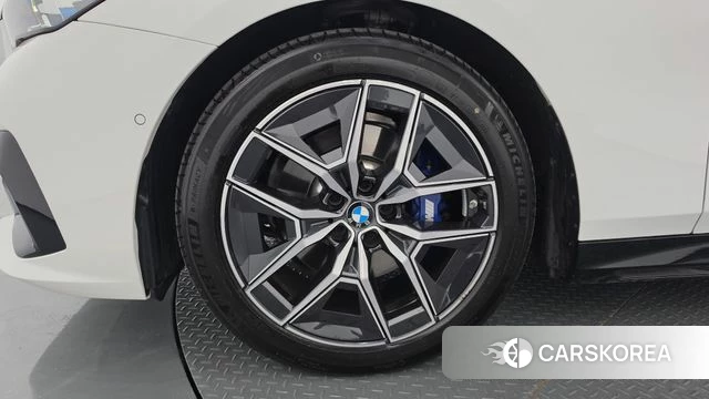 BMW 5 Series (G60) id 4681374 из Кореи 29