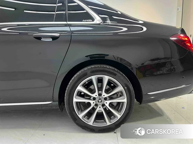 Mercedes-Benz E-class id 3869937 из Китая 15