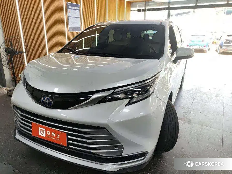 Toyota Sienna 2022 Белый из Китая, фото 5