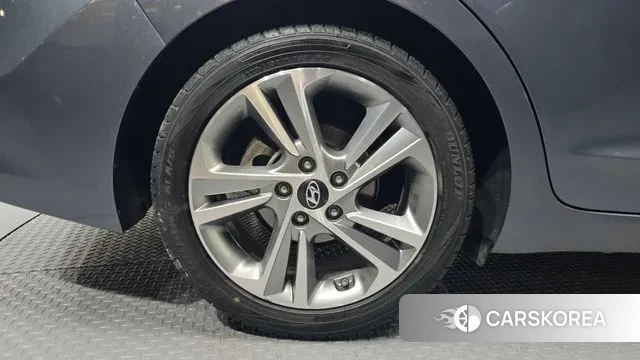 Hyundai Avante AD id 3728783 из Кореи 15