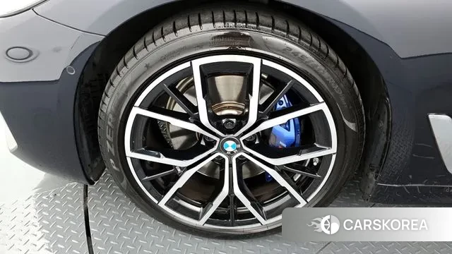 BMW 5 Series (G30) id 3372362 из Кореи 15