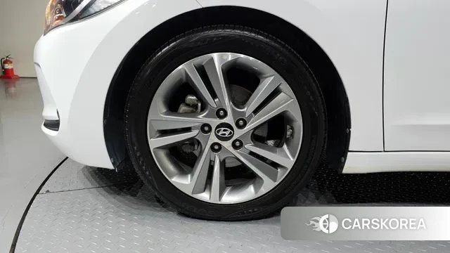 Hyundai Avante AD id 3656782 из Кореи 15