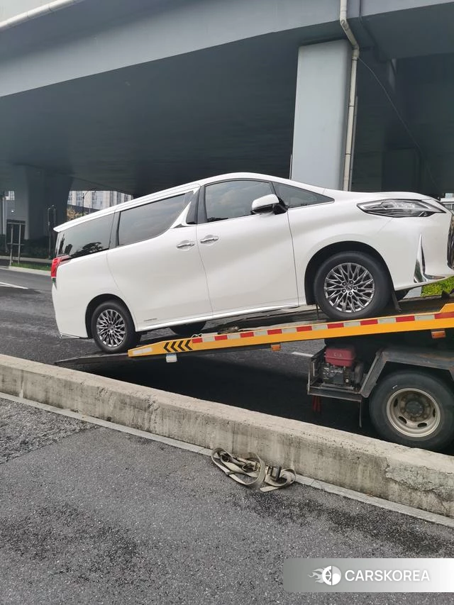 Lexus LM id 4290860 из Китая 17