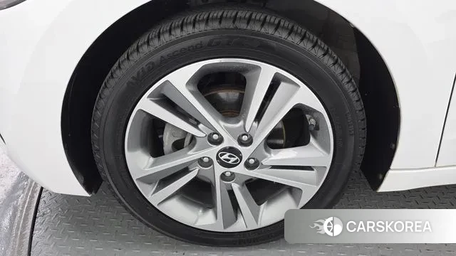 Hyundai Avante AD id 3789596 из Кореи 15