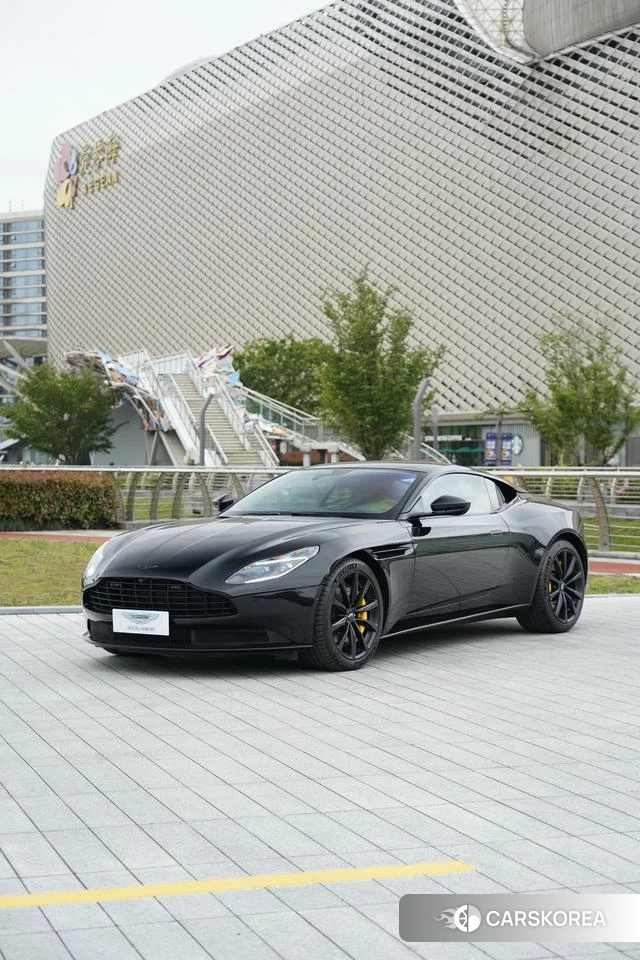 Aston Martin DB11 id 4211344 из Китая 20