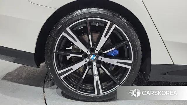 BMW 5 Series (G60) id 3629309 из Кореи 15