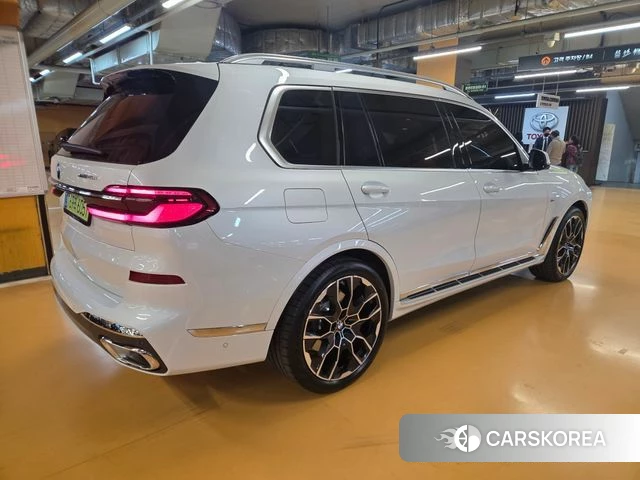 BMW X7 (G07) 2025 Белый из Кореи, фото 5
