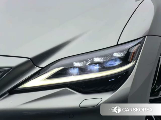 Lexus LS id 4277369 из Китая 11