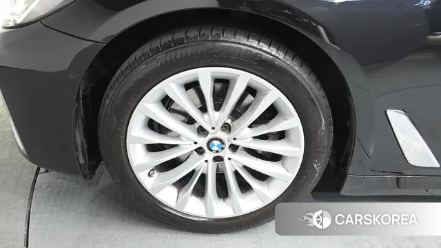 BMW 5 Series (G30) id 3726216 из Кореи 15