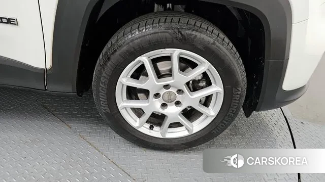 Jeep Renegade id 3438159 из Кореи 15