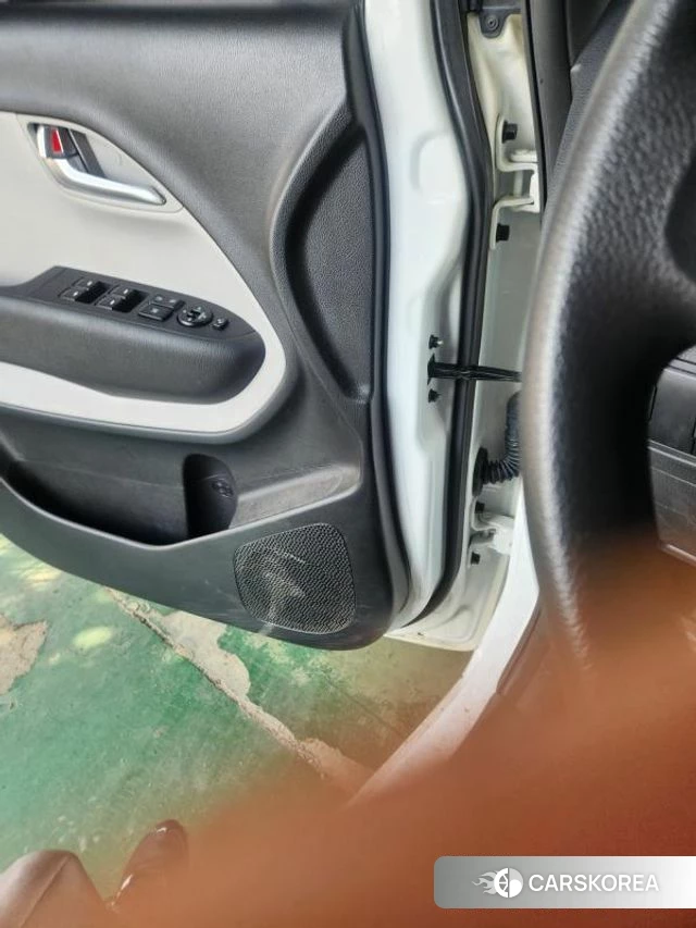 Kia The New Kia Ray 2023 Белый из Кореи, фото 5
