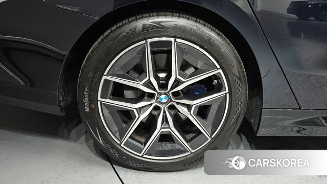 BMW 5 Series (G60) id 4622986 из Кореи 15